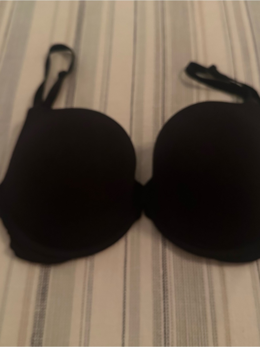 NWOT Victoria's Secret Black Smooth T-Shirt Bra full coverage push-up sz 34DD